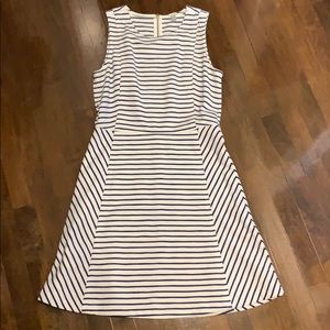 Jcrew Size 6 EUC navy and white stripe dress